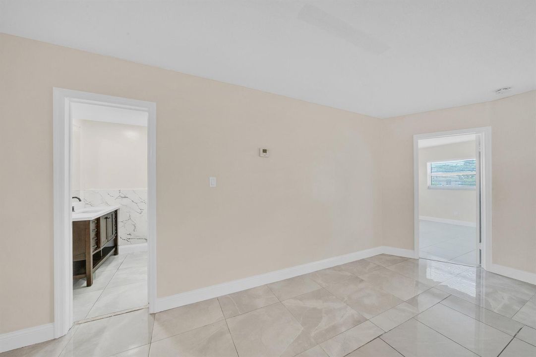 5 Primary Bedroom Suite A (0)