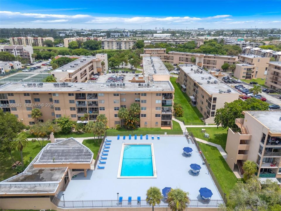 For Sale: $280,000 (2 beds, 2 baths, 1120 Square Feet)