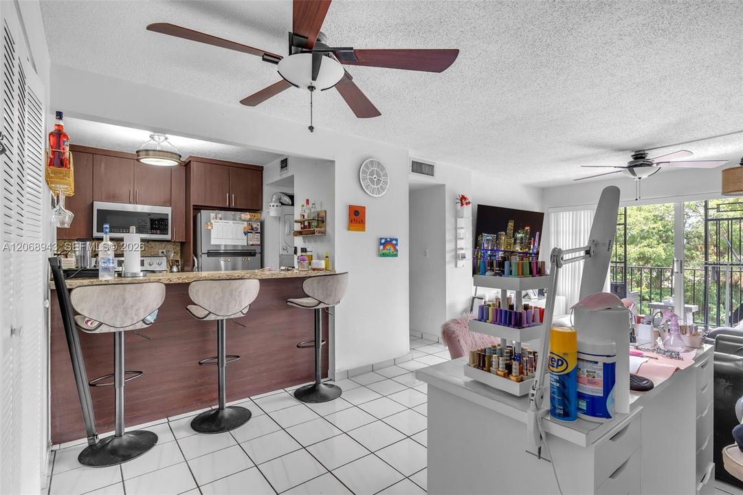 For Sale: $280,000 (2 beds, 2 baths, 1120 Square Feet)