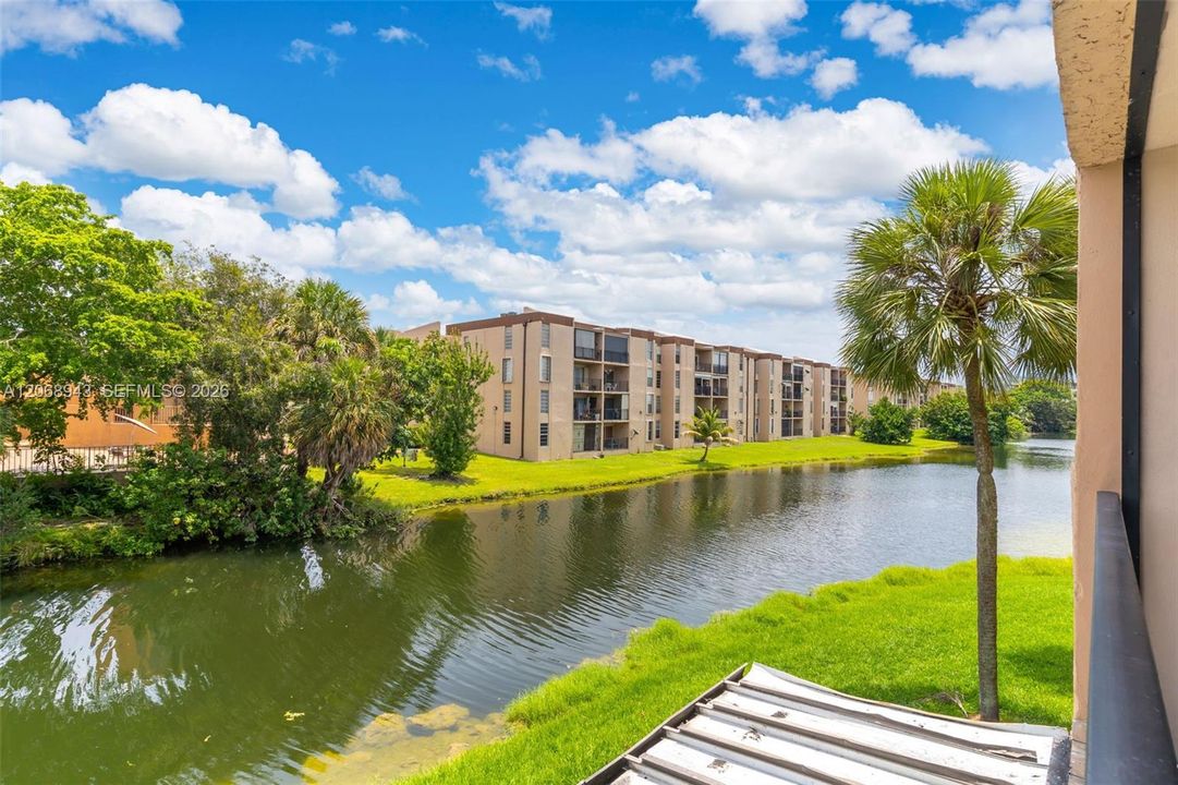 For Sale: $280,000 (2 beds, 2 baths, 1120 Square Feet)