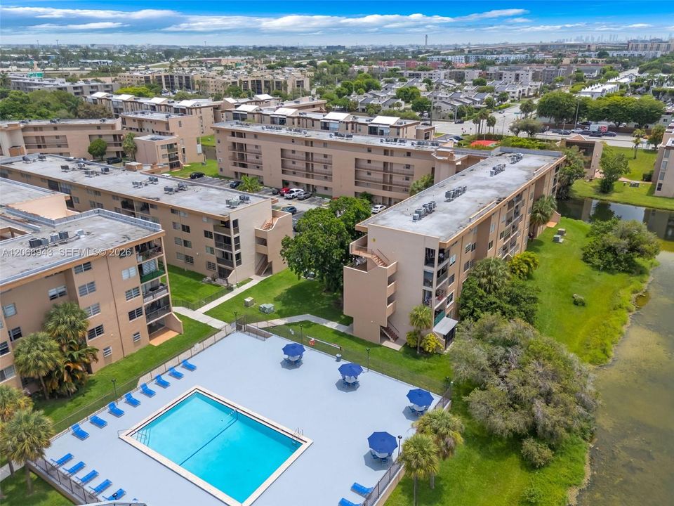 For Sale: $280,000 (2 beds, 2 baths, 1120 Square Feet)