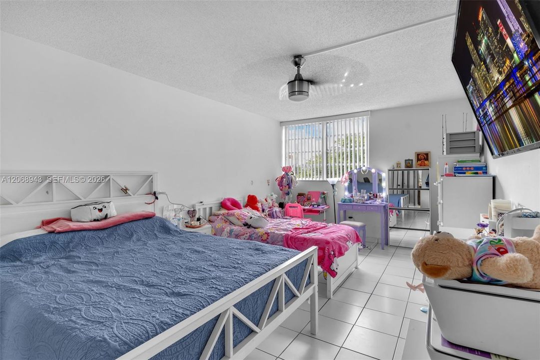 For Sale: $280,000 (2 beds, 2 baths, 1120 Square Feet)