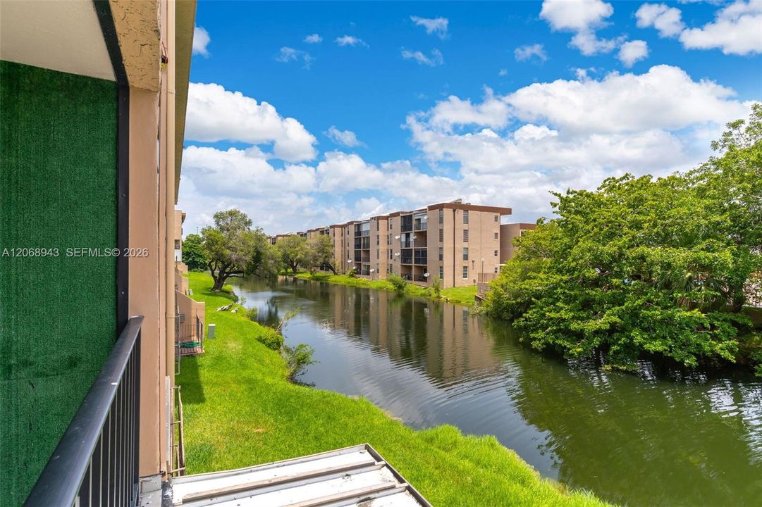 For Sale: $280,000 (2 beds, 2 baths, 1120 Square Feet)