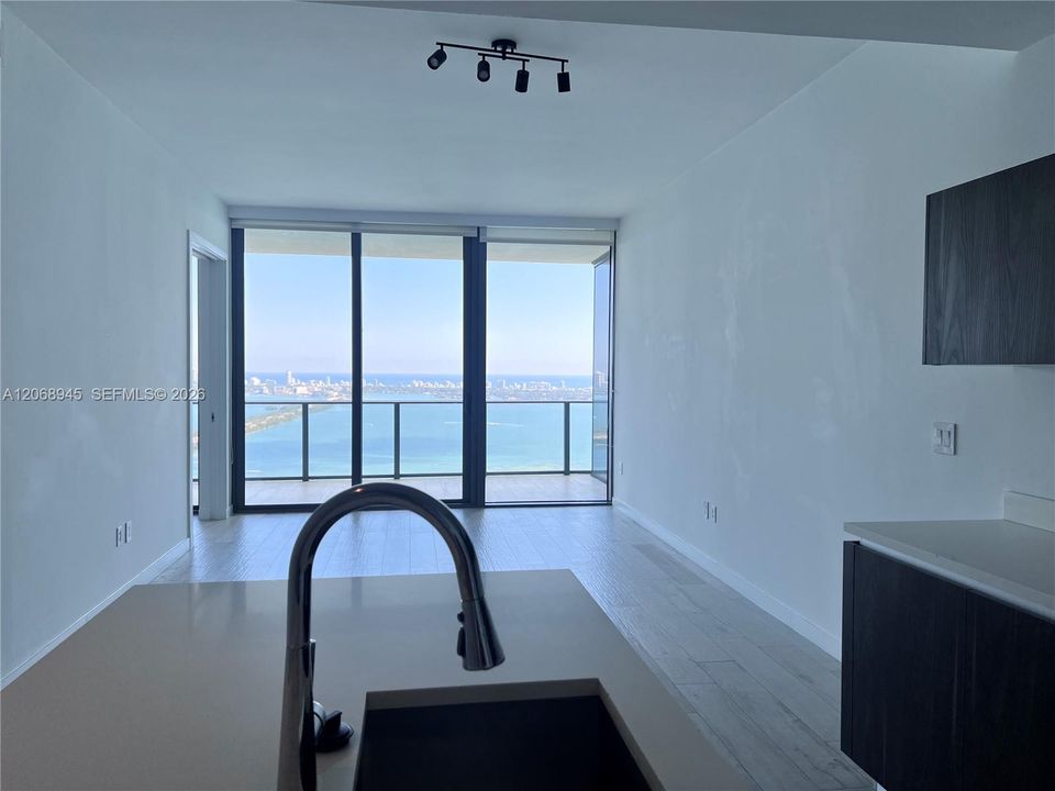 Active With Contract: $6,500 (2 beds, 2 baths, 1057 Square Feet)