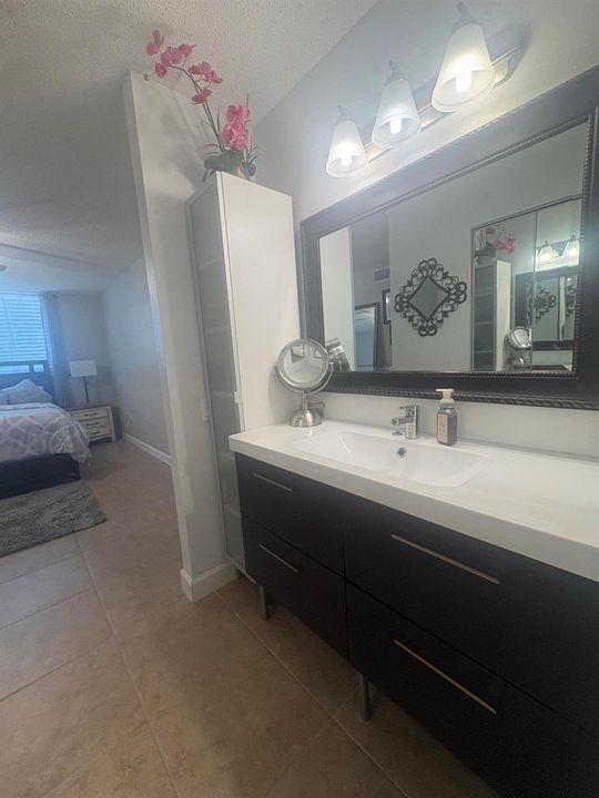 Master Bathroom1