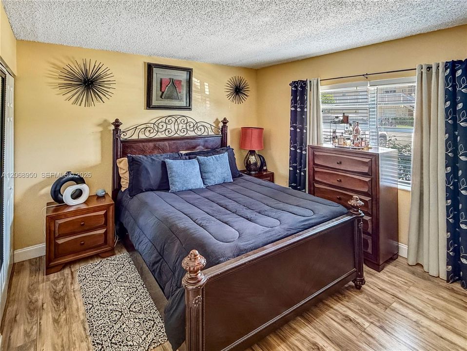 For Sale: $175,000 (2 beds, 2 baths, 768 Square Feet)