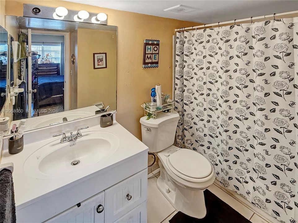 For Sale: $175,000 (2 beds, 2 baths, 768 Square Feet)