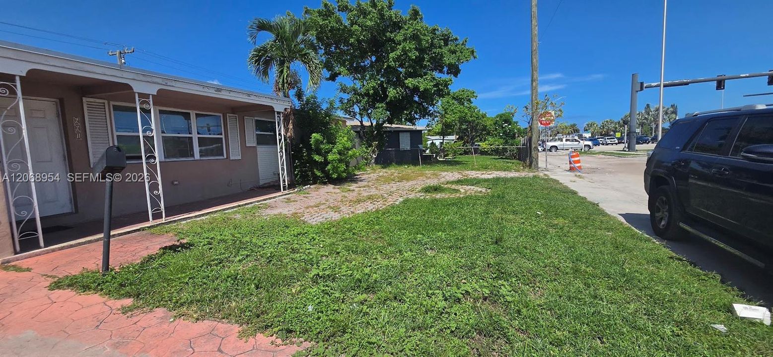 For Sale: $470,000 (3 beds, 2 baths, 1278 Square Feet)