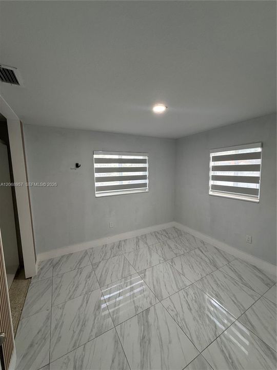 For Rent: $2,600 (2 beds, 1 baths, 1467 Square Feet)