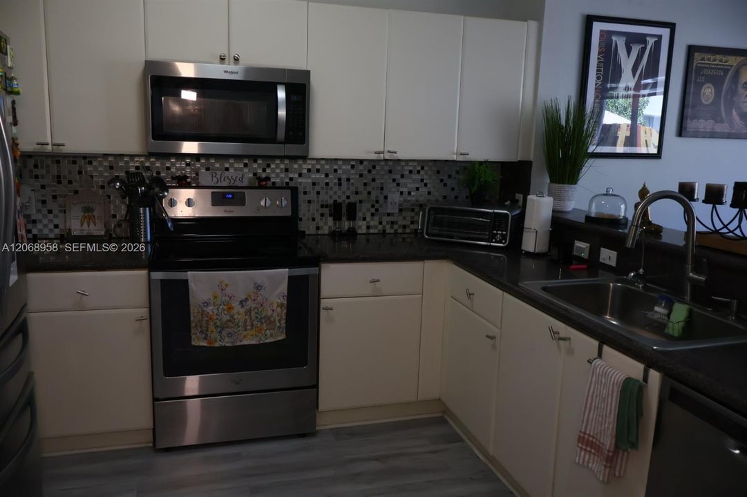 For Sale: $465,000 (3 beds, 2 baths, 1450 Square Feet)