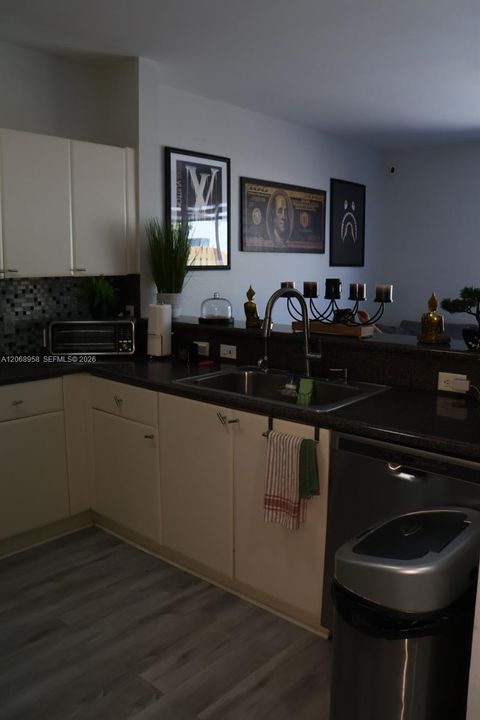 For Sale: $465,000 (3 beds, 2 baths, 1450 Square Feet)