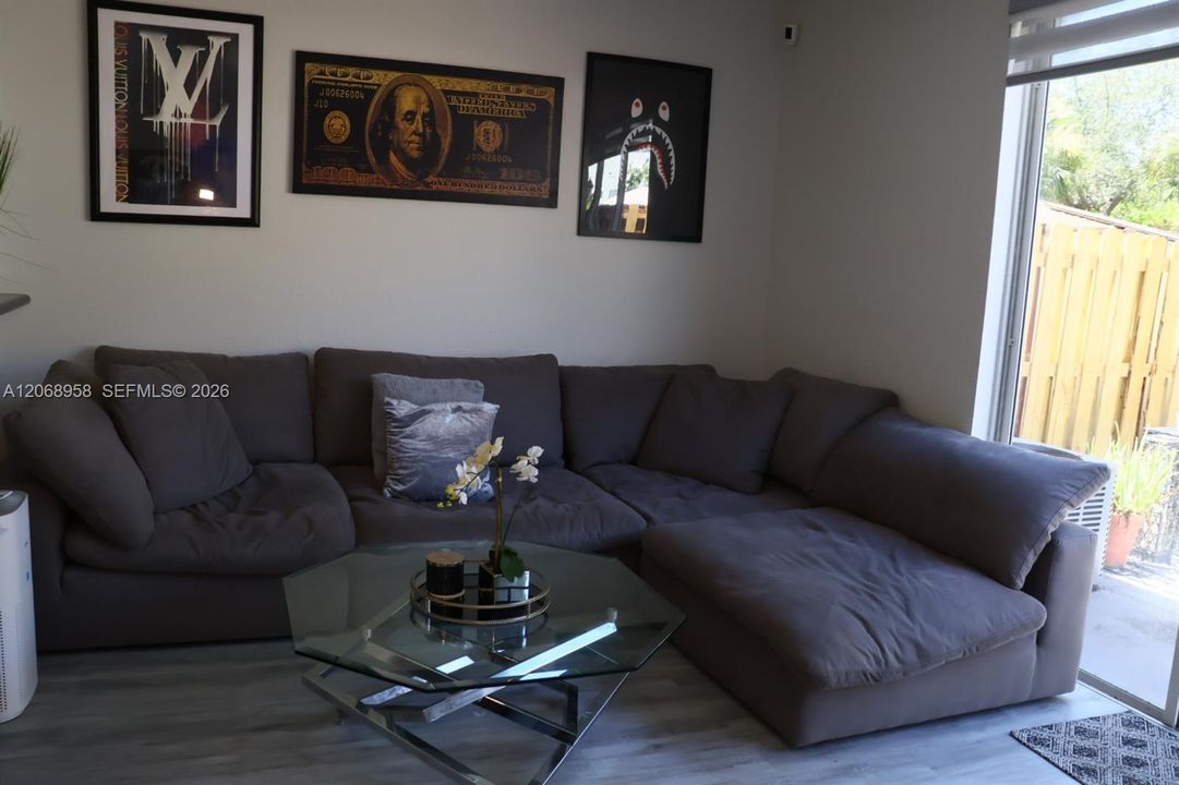 For Sale: $465,000 (3 beds, 2 baths, 1450 Square Feet)