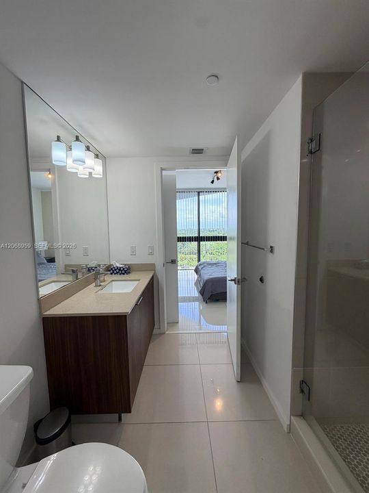 For Rent: $2,900 (1 beds, 1 baths, 777 Square Feet)