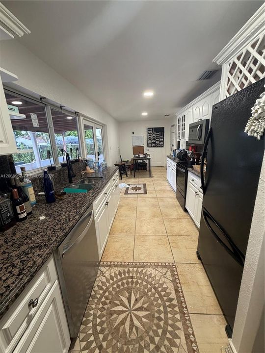 For Sale: $850,000 (3 beds, 2 baths, 2074 Square Feet)