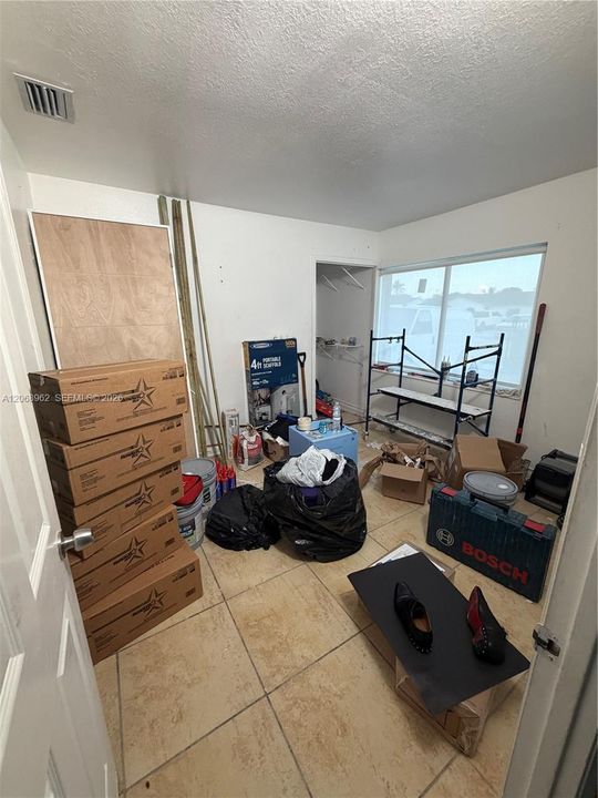 For Sale: $850,000 (3 beds, 2 baths, 2074 Square Feet)