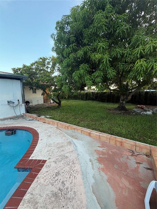 For Sale: $850,000 (3 beds, 2 baths, 2074 Square Feet)
