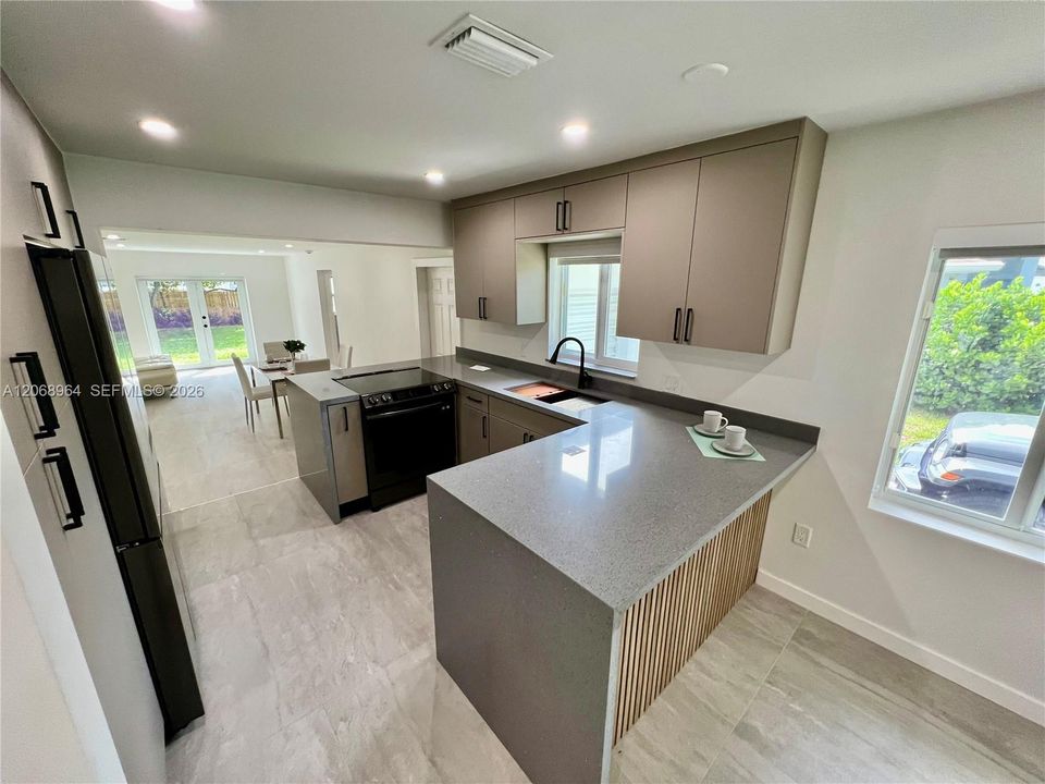 For Rent: $6,000 (3 beds, 3 baths, 1654 Square Feet)