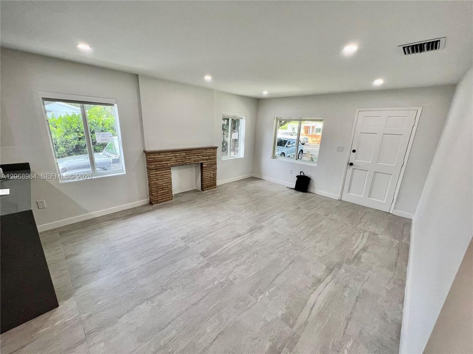 For Rent: $6,000 (3 beds, 3 baths, 1654 Square Feet)