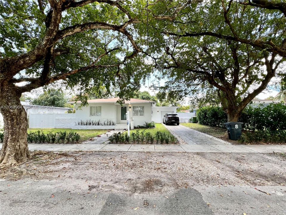 For Rent: $6,000 (3 beds, 3 baths, 1654 Square Feet)