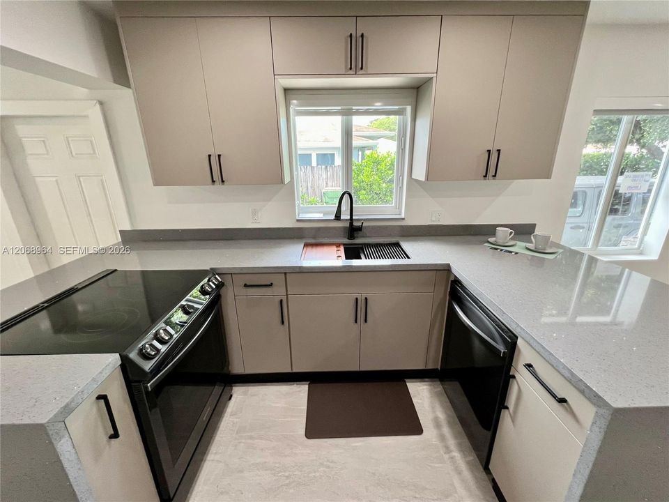 For Rent: $6,000 (3 beds, 3 baths, 1654 Square Feet)