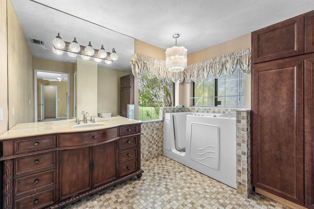 021-10775BocaWoodsLane-BocaRaton-FL-3342