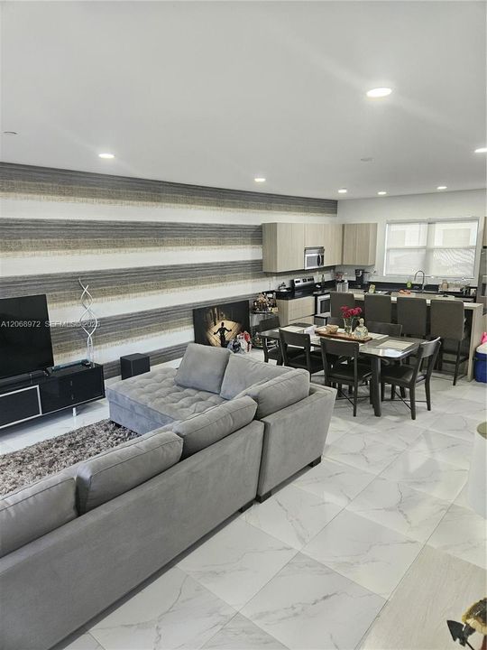 For Rent: $3,200 (3 beds, 2 baths, 1504 Square Feet)