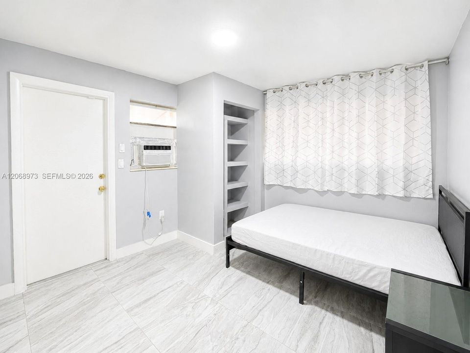 For Rent: $1,000 (0 beds, 1 baths, 0 Square Feet)