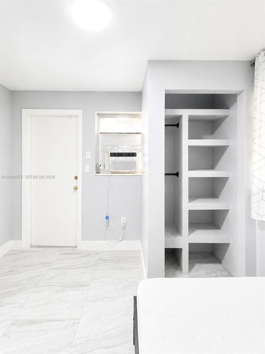 For Rent: $1,000 (0 beds, 1 baths, 0 Square Feet)