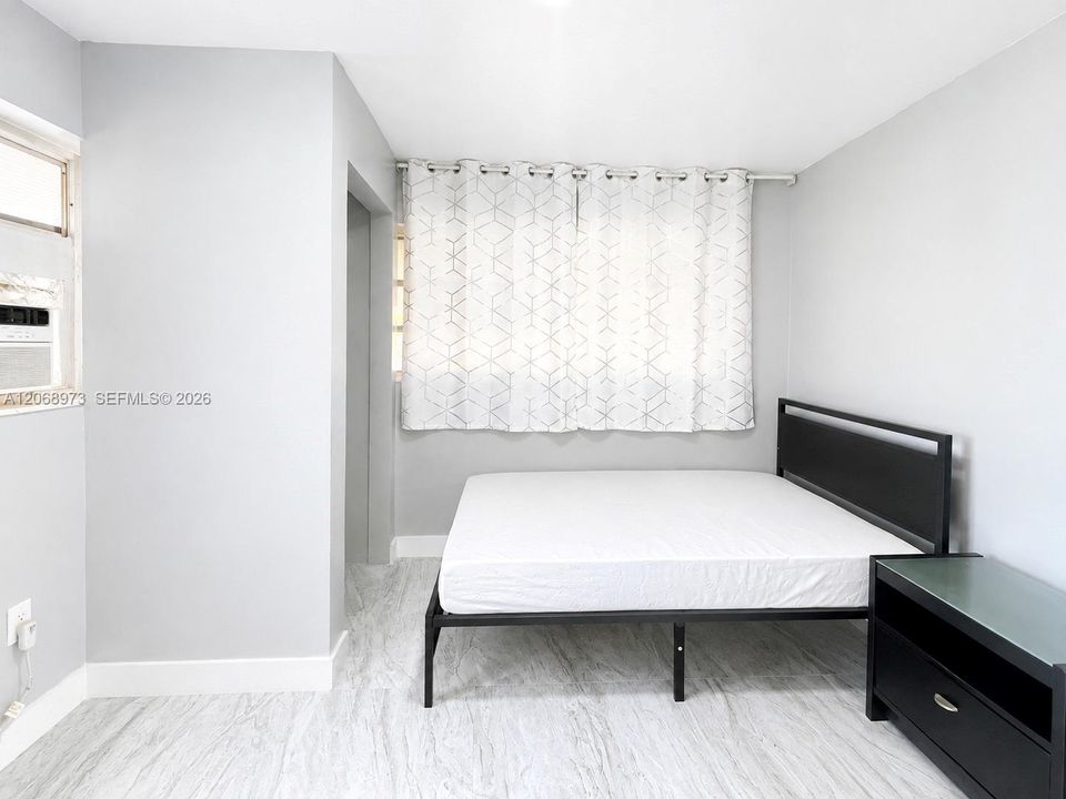 For Rent: $1,000 (0 beds, 1 baths, 0 Square Feet)
