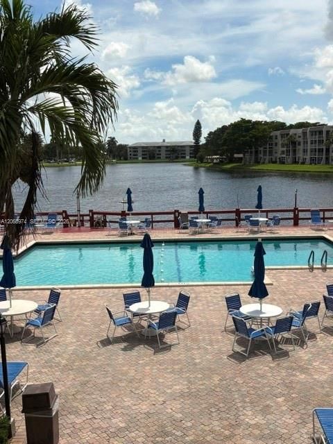 Country Club pool