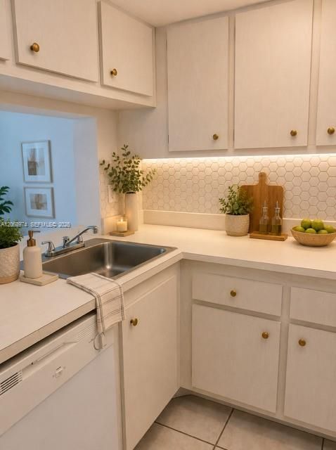 For Rent: $2,000 (2 beds, 2 baths, 1100 Square Feet)