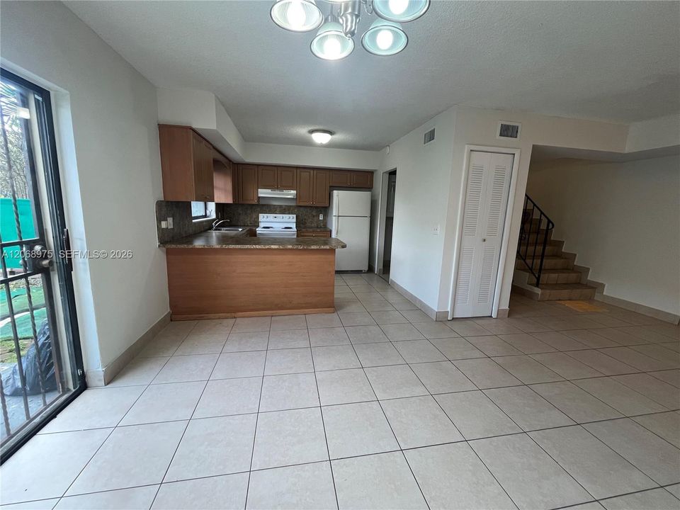For Rent: $3,750 (4 beds, 2 baths, 1725 Square Feet)
