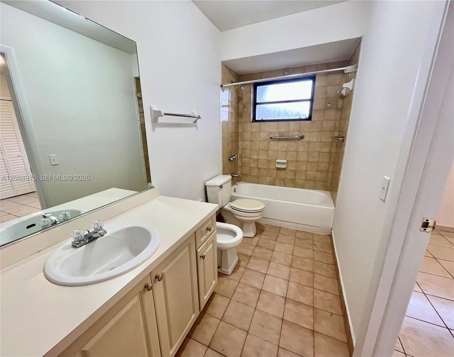 For Rent: $3,750 (4 beds, 2 baths, 1725 Square Feet)