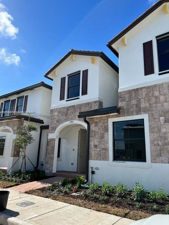 For Sale: $490,000 (3 beds, 2 baths, 1412 Square Feet)