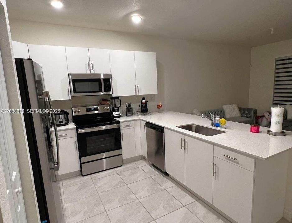 For Sale: $490,000 (3 beds, 2 baths, 1412 Square Feet)