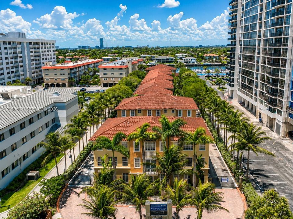 For Rent: $4,100 (3 beds, 2 baths, 1500 Square Feet)