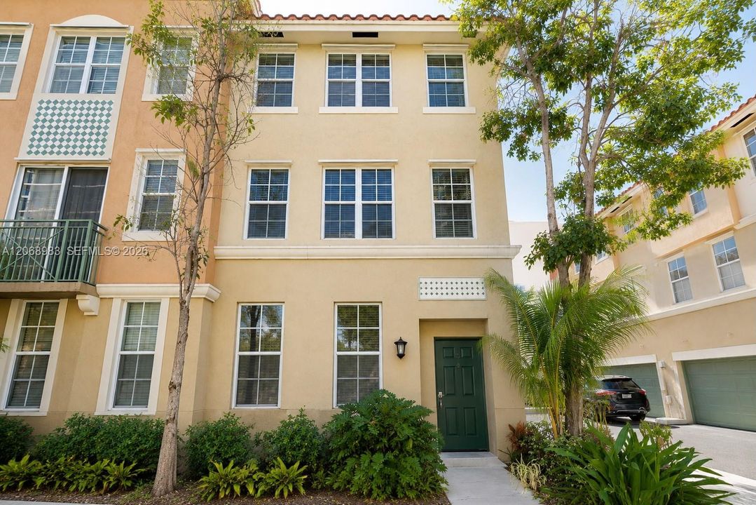 For Rent: $4,100 (3 beds, 2 baths, 1500 Square Feet)