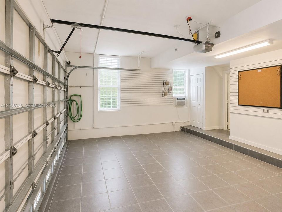 For Rent: $4,100 (3 beds, 2 baths, 1500 Square Feet)