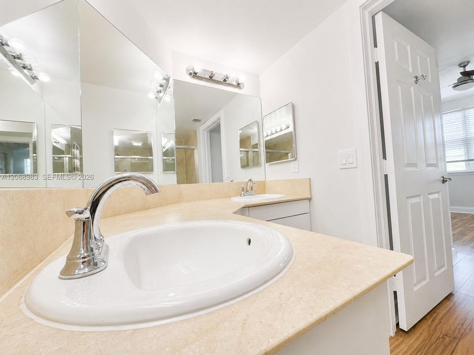 For Rent: $4,100 (3 beds, 2 baths, 1500 Square Feet)
