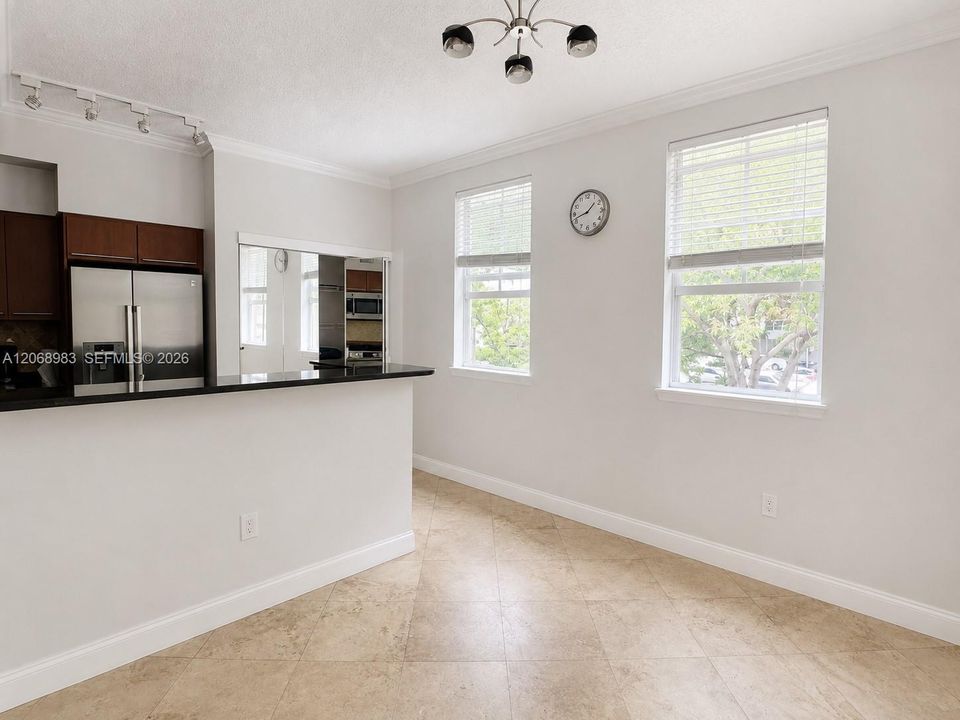 For Rent: $4,100 (3 beds, 2 baths, 1500 Square Feet)