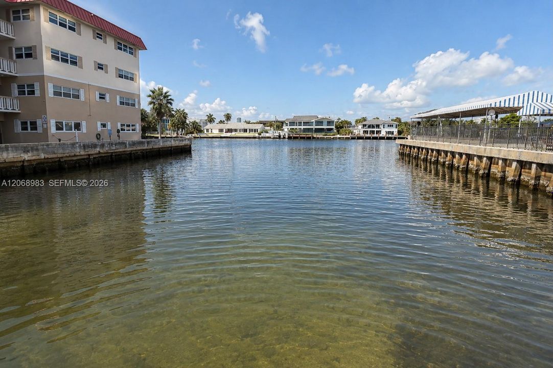 For Rent: $4,100 (3 beds, 2 baths, 1500 Square Feet)