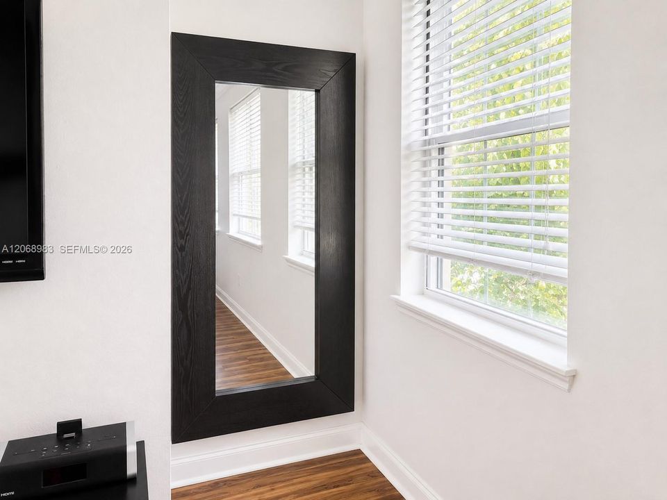 For Rent: $4,100 (3 beds, 2 baths, 1500 Square Feet)