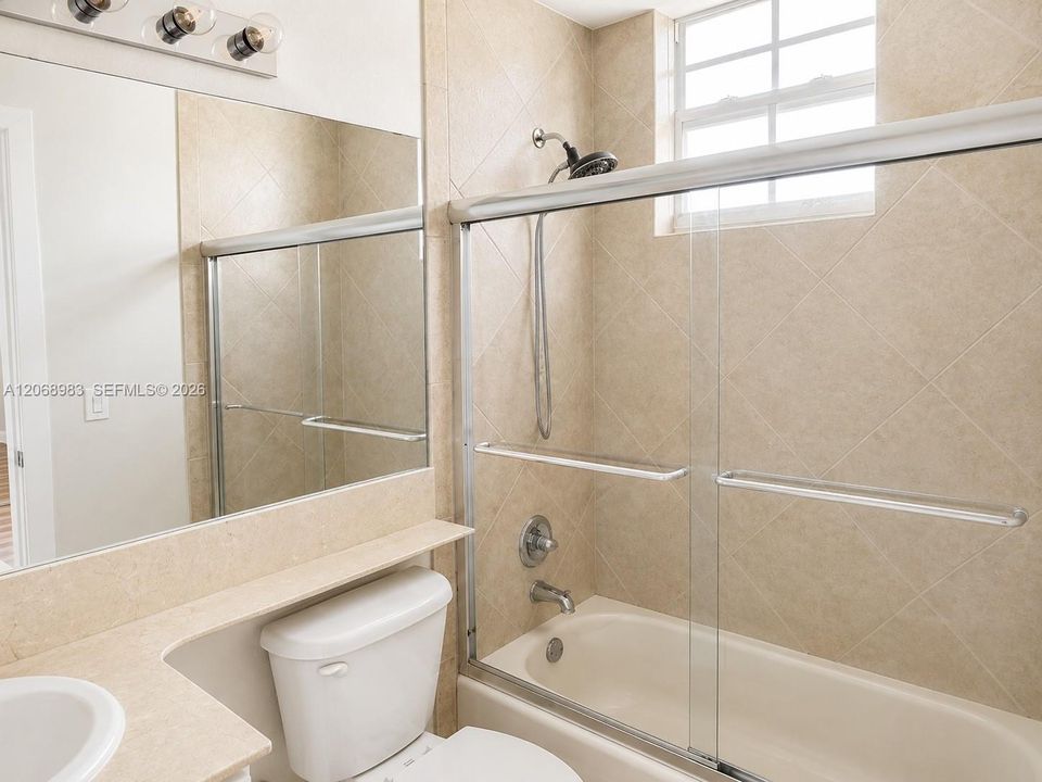 For Rent: $4,100 (3 beds, 2 baths, 1500 Square Feet)