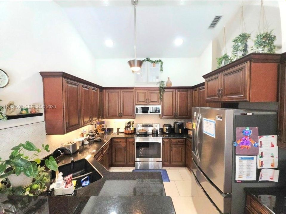 For Sale: $699,000 (4 beds, 3 baths, 2592 Square Feet)