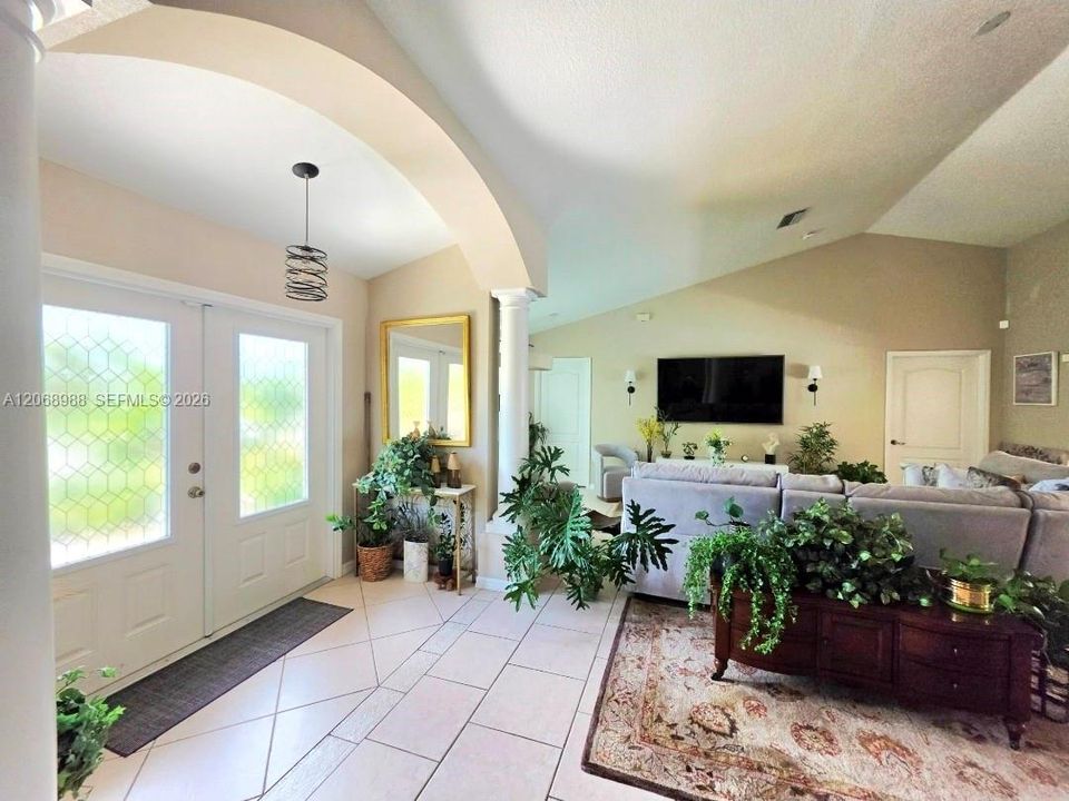For Sale: $699,000 (4 beds, 3 baths, 2592 Square Feet)
