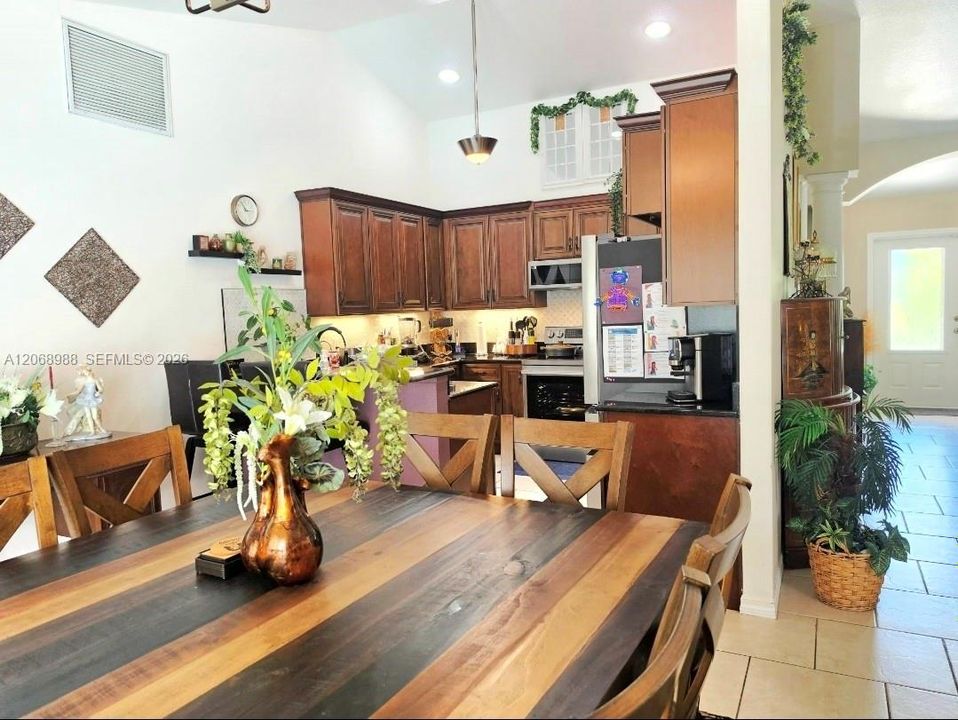 For Sale: $699,000 (4 beds, 3 baths, 2592 Square Feet)