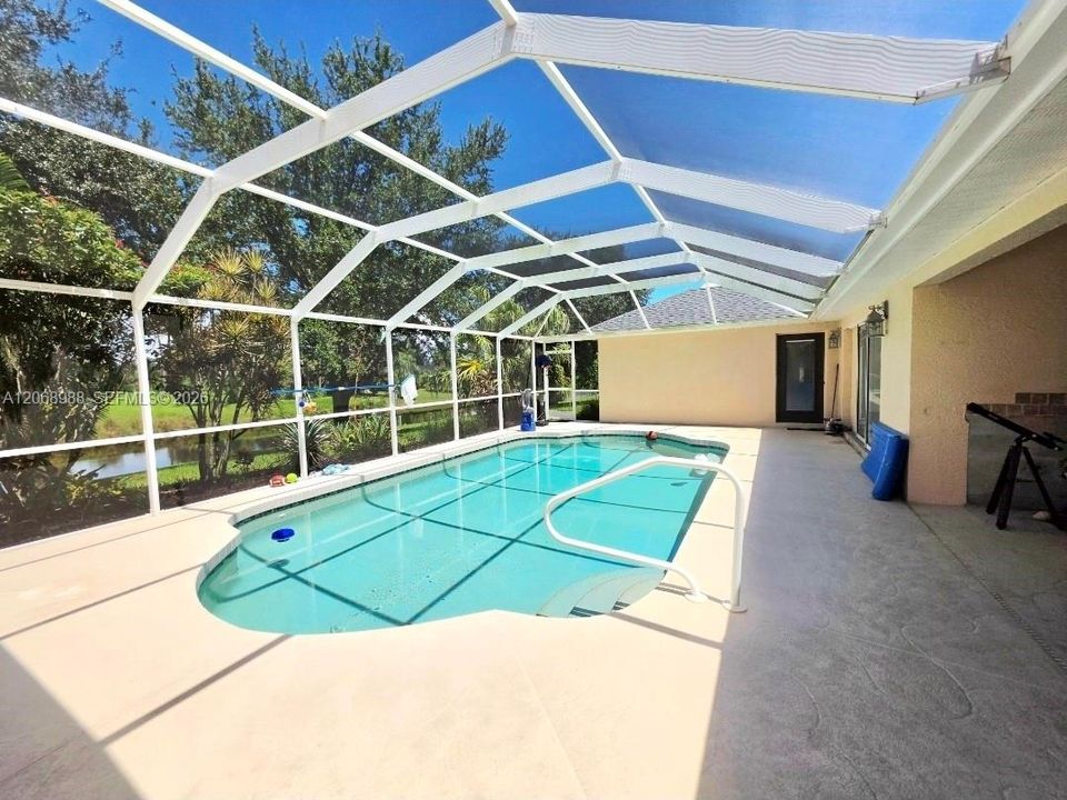 For Sale: $699,000 (4 beds, 3 baths, 2592 Square Feet)