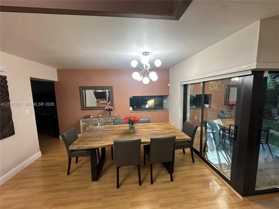 For Sale: $595,000 (2 beds, 3 baths, 1914 Square Feet)
