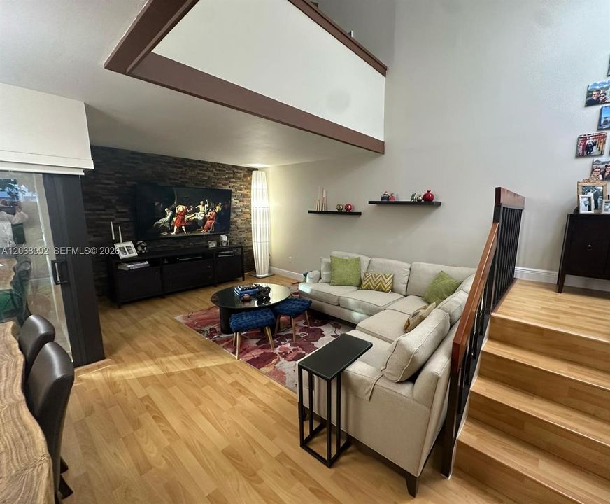 For Sale: $595,000 (2 beds, 3 baths, 1914 Square Feet)