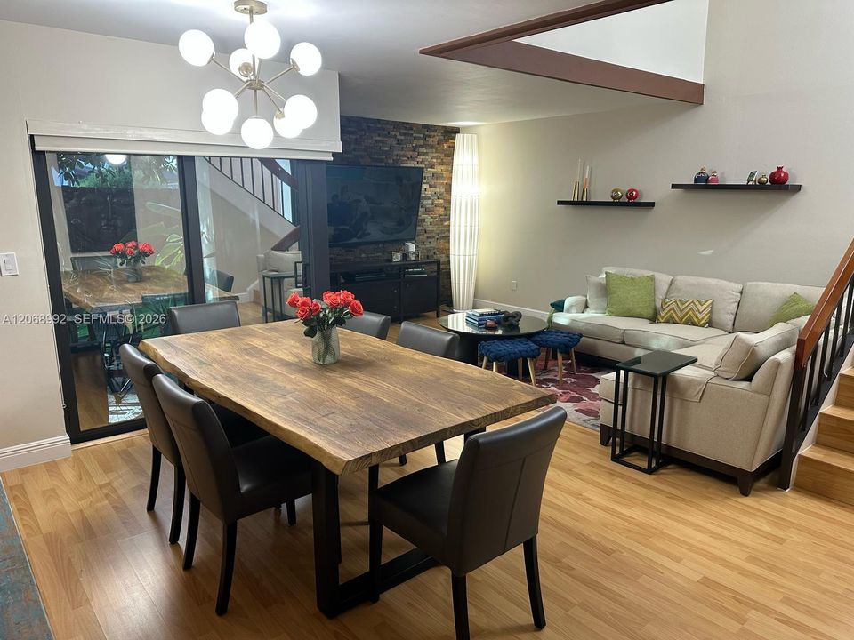For Sale: $595,000 (2 beds, 3 baths, 1914 Square Feet)